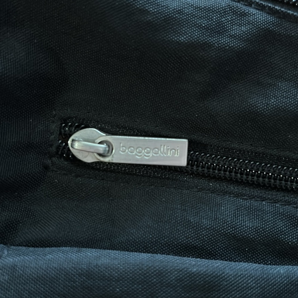 Baggallini Everplace Crossbody or Shoulder Bag - Picture 9 of 11